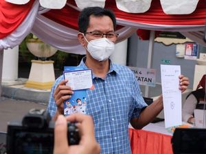 Ketua DPRD Surabaya Divaksin: Tidak Ada Reaksi Apa Pun, Bukti Vaksin Aman