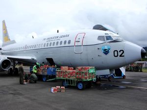 Foto: Bantuan Logistik untuk Korban Gempa Sulbar Foto: Bantuan Logistik untuk Korban Gempa Sulbar