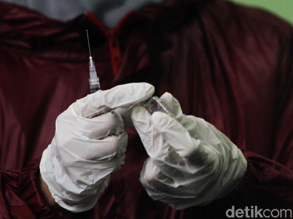 Pemerintah Pertimbangkan Perusahaan yang Mau Vaksinasi Mandiri Pemerintah Pertimbangkan Perusahaan yang Mau Vaksinasi Mandiri