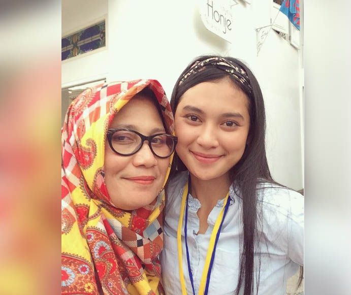 Indah Permatasari dan sang ibu, Nursyah.