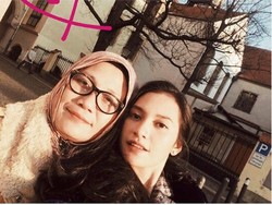 Cerita Sang Ibu di Malam Sebelum Indah Permatasari Dipersunting Arie Kriting