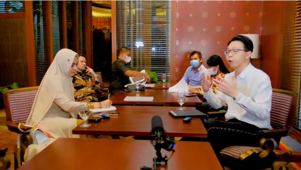 Kartika Putri dan dr. Richard Lee