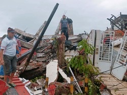 Melihat Lebih Dekat Dampak Gempa Bumi di Sulbar: RS-Hotel Hancur