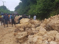 Akses Darat ke Mamuju-Majene Masih Terputus Akibat Gempa M 6,2