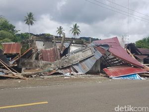Fakta Terkini Dampak Gempa Majene: 35 Orang Tewas-15 Ribu Ngungsi