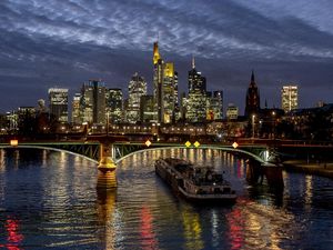 Potret Kemegahan Kota-kota di Dunia dalam Lensa