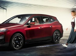 Buka-Kunci Mobil BMW Bisa Pakai iPhone