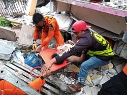 Kondisi Tenda Pengobatan Darurat di Mamuju