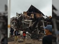 Jalur Darat Putus Akibat Gempa Majene, Gubernur Sulsel Kirim Bantuan Via Laut