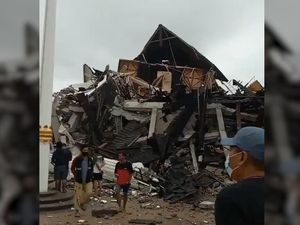 Jalur Darat Putus Akibat Gempa Majene, Gubernur Sulsel Kirim Bantuan Via Laut