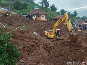 Korban Meninggal Dunia Longsor di Sumedang Jadi 38 Orang Korban Meninggal Dunia Longsor di Sumedang Jadi 38 Orang
