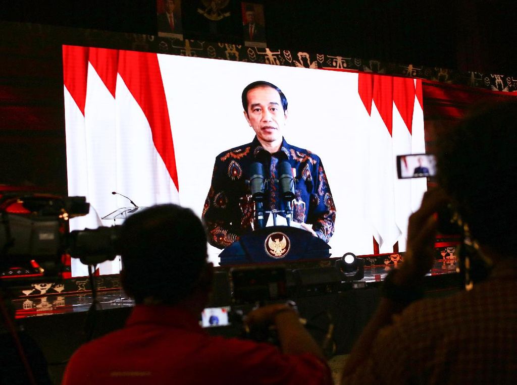Dicurhati Korban Asuransi Sampai Menangis, Jokowi: Mereka Minta Uangnya Balik