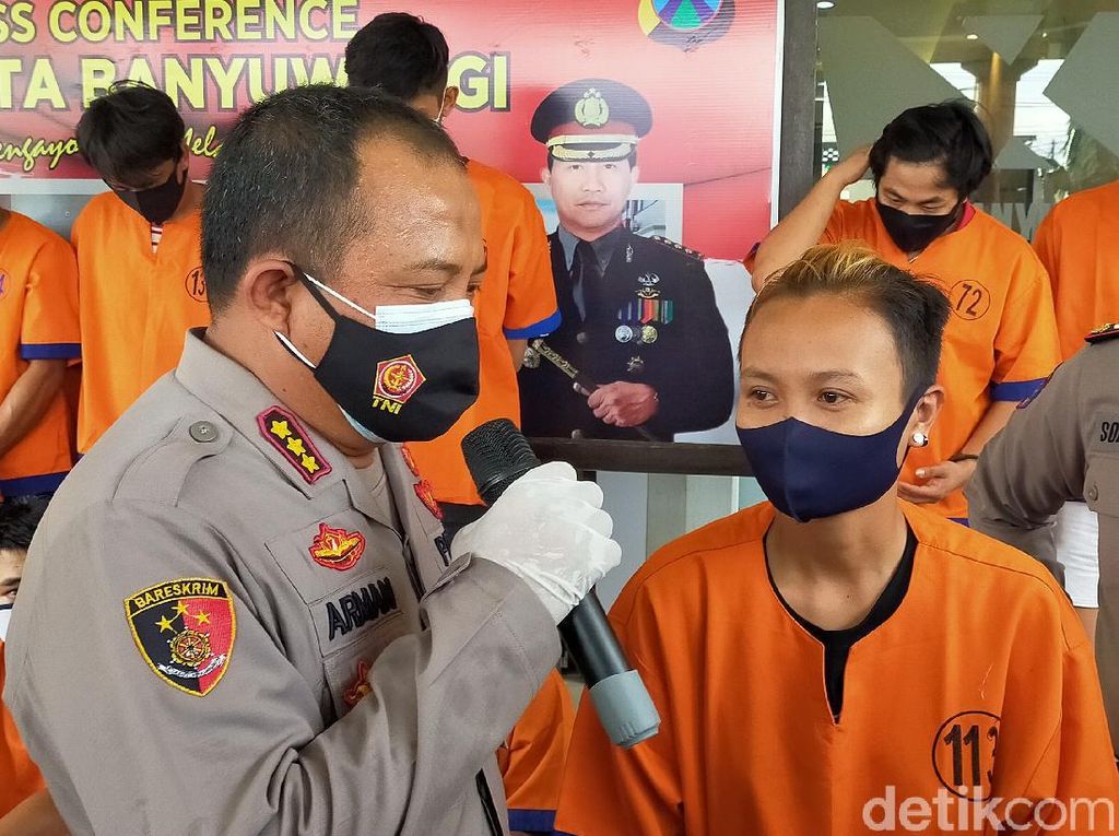 Muncikari di Banyuwangi Berdalih Bantu Janda yang Butuh Uang dan Belaian Muncikari di Banyuwangi Berdalih Bantu Janda yang Butuh Uang dan Belaian