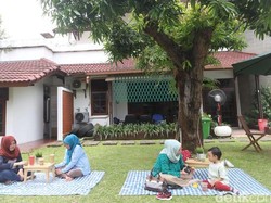 Seru! Di 5 Tempat Ini Bisa Kulineran di Tengah Kebun Asri