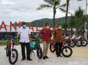 Kunjungi KEK Mandalika, Sandiaga Ingin Infrastruktur Selesai Tepat Waktu