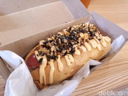 Uniknya Hot Dog Topping Nasi Gila di Gerai Milik Giorgino Abraham