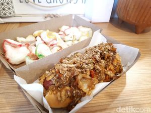 Ada Hot Dog Topping Nasi Gila yang Unik di Sini Ada Hot Dog Topping Nasi Gila yang Unik di Sini