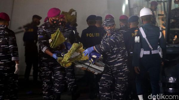 Turbin-Material Pesawat Sriwijaya Air SJ182 Kembali Ditemukan