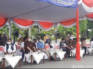Plt Wali Kota Surabaya Sempat Tak Lolos Vaksinasi COVID-19 Gegara Ngopi Plt Wali Kota Surabaya Sempat Tak Lolos Vaksinasi COVID-19 Gegara Ngopi