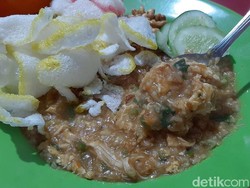 Unik! Ini Racikan Bubur Goreng Buatan Bang Juna