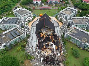 Terkini! Foto-foto Dampak Gempa Bumi di Mamuju