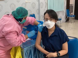 Pengalaman Disuntik Vaksin Corona Sinovac, Ternyata Begini Rasanya