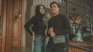 10 Gaya Donna Harun, Hot Mama yang Penampilannya Bak Kakak-Adik dengan Anak