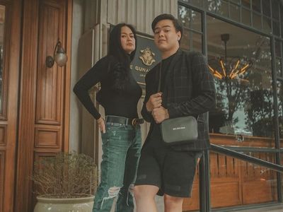 10 Gaya Donna Harun, Hot Mama yang Penampilannya Bak Kakak-Adik dengan Anak