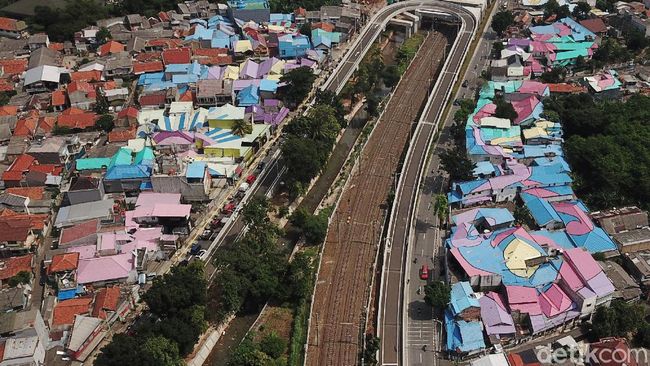 Pengecatan Atap Sekitar Flyover Tapal Kuda Dikritik, Ini Kata Pemkot Jaksel Pengecatan Atap Sekitar Flyover Tapal Kuda Dikritik, Ini Kata Pemkot Jaksel