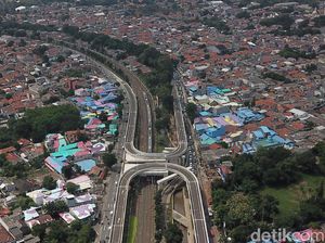 Perbandingan Macet Sebelum dan Sesudah Pembukaan Flyover Tapal Kuda LA Perbandingan Macet Sebelum dan Sesudah Pembukaan Flyover Tapal Kuda LA