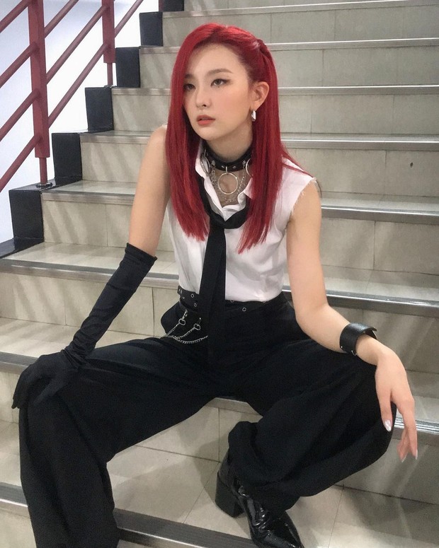 Idol Korea Girl Crush/sumber: www.instagram.com/gfriendofficial/ Potret Seulgi Red Velvet yang beraura girl crush.