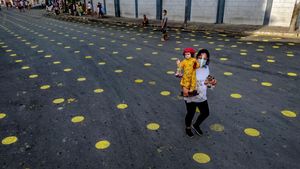 Jalanan di Manila Mendadak Polkadot