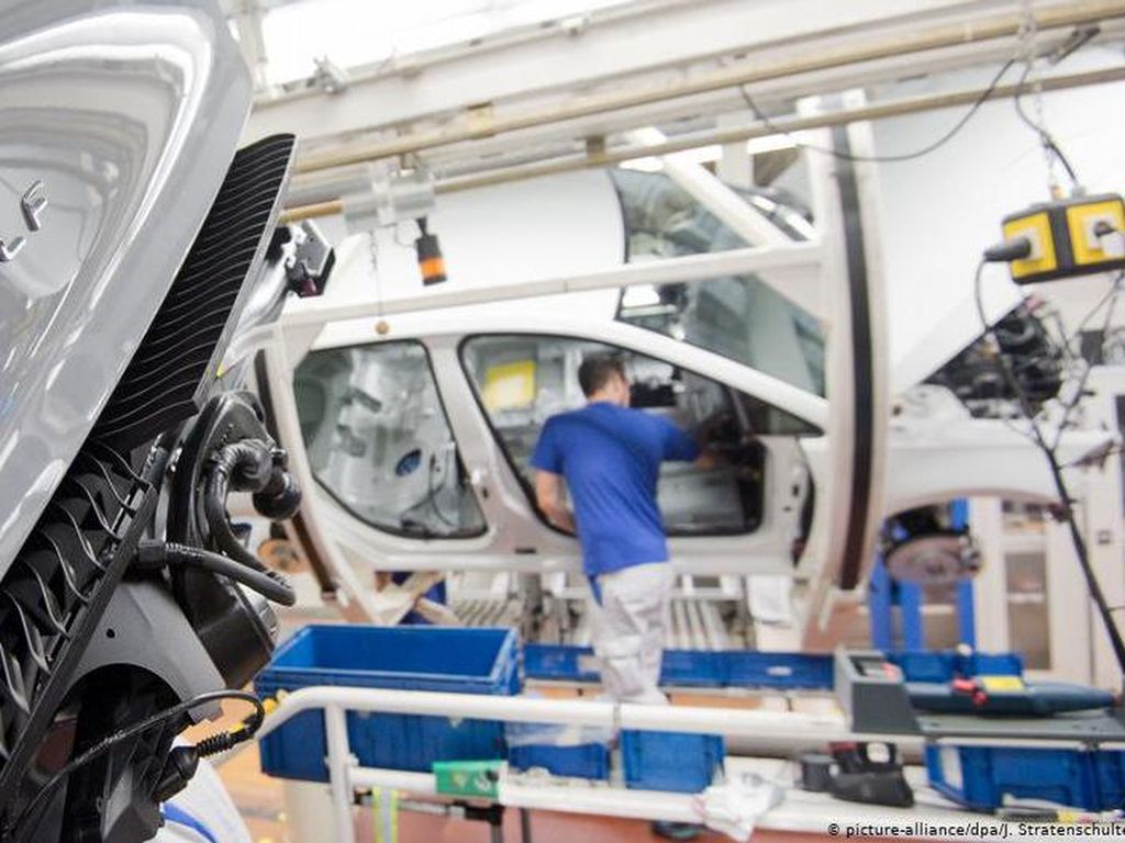 Kelangkaan Chip Semikonduktor Hambat Produksi Mobil Dunia Kelangkaan Chip Semikonduktor Hambat Produksi Mobil Dunia