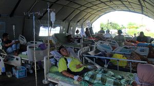 Korban Gempa Mamuju Sulbar Dirawat di Tenda Darurat