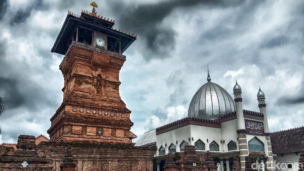 Kupas Habis Sejarah Menara Kudus