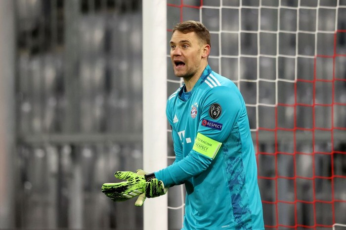 MUNICH, GERMANY - DECEMBER 09: Manuel Neuer of FC Bayern München reacts during the UEFA Champions League Group A stage match between FC Bayern Muenchen and Lokomotiv Moskva at Allianz Arena on December 09, 2020 in Munich, Germany. (Photo by Alexander Hassenstein/Getty Images)