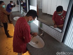 Respons Permintaan Luhut, Sandiaga Pamer Toilet Terbaik Se-Indonesia
