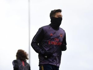 Rusia Serang Ukraina, Mesut Oezil Unggah Foto Antiperang