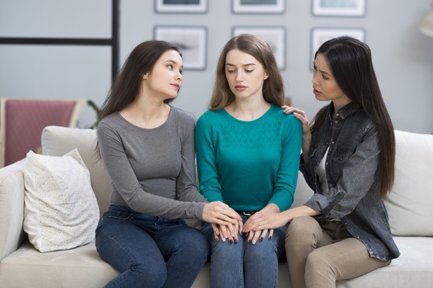 Pasti beberapa dari kalian terlalu banyak berjuang sendirian saat menghadapi berbagai masalah. Karena kamu tidak ingin merasa menjadi beban