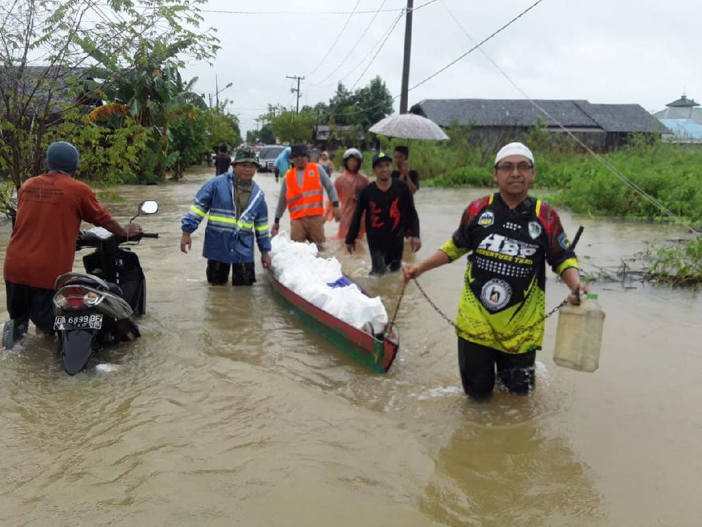 Banyak Warga Banjarmasin Terjebak Banjir Kalsel