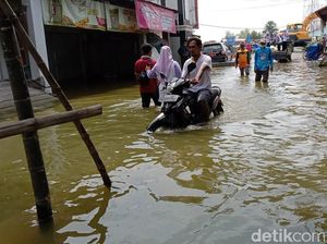 Banjir Mulai Surut, Warga Lamongan Mulai Diserang Gatal hingga Flu