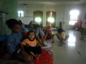 Banjir Rendam Manado, Warga Mengungsi di Masjid