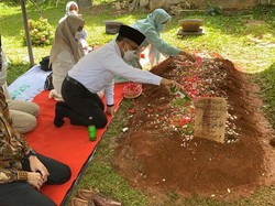 Bupati Anas Ziarah ke Makam Syekh Ali Jaber