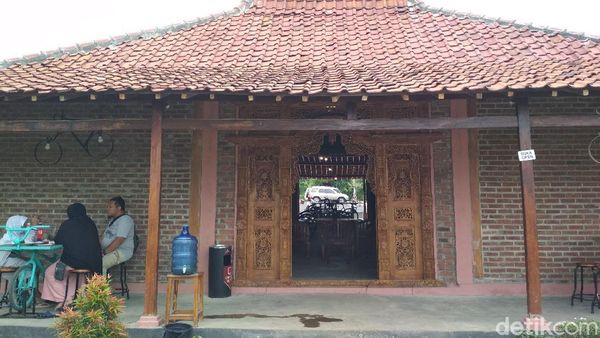 Kopi Tarik Nikmat Langganan Para Pesepeda di Cirebon