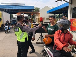 Dukung Jakarta Bermasker, Polres Pelabuhan Tj Priok Bagi-bagi 1.500 Masker