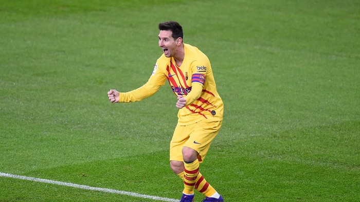 BILBAO, SPAIN - JANUARY 06: Lionel Messi of Barcelona celebrates after he scores his teams second goal during the La Liga Santander match between Athletic Club and FC Barcelona at Estadio de San Mames on January 06, 2021 in Bilbao, Spain. Sporting stadiums around Spain remain under strict restrictions due to the Coronavirus Pandemic as Government social distancing laws prohibit fans inside venues resulting in games being played behind closed doors. (Photo by Juan Manuel Serrano Arce/Getty Images)