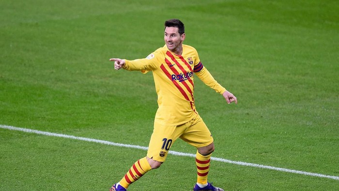 BILBAO, SPAIN - JANUARY 06: Lionel Messi of Barcelona celebrates after he scores his teams second goal during the La Liga Santander match between Athletic Club and FC Barcelona at Estadio de San Mames on January 06, 2021 in Bilbao, Spain. Sporting stadiums around Spain remain under strict restrictions due to the Coronavirus Pandemic as Government social distancing laws prohibit fans inside venues resulting in games being played behind closed doors. (Photo by Juan Manuel Serrano Arce/Getty Images)
