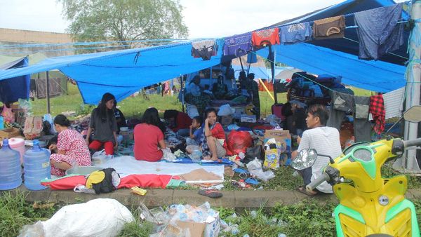 Melihat Aktivitas Korban Gempa Mamuju di Pengungsian