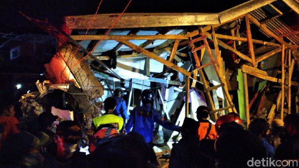 Penampakan Pondok Pesantren yang Ambruk di Cianjur