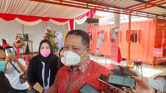 Tracing di Surabaya Kurang, Plt Walkot Harap Swab Drive-thru Bantu Tingkatkan Tracing di Surabaya Kurang, Plt Walkot Harap Swab Drive-thru Bantu Tingkatkan